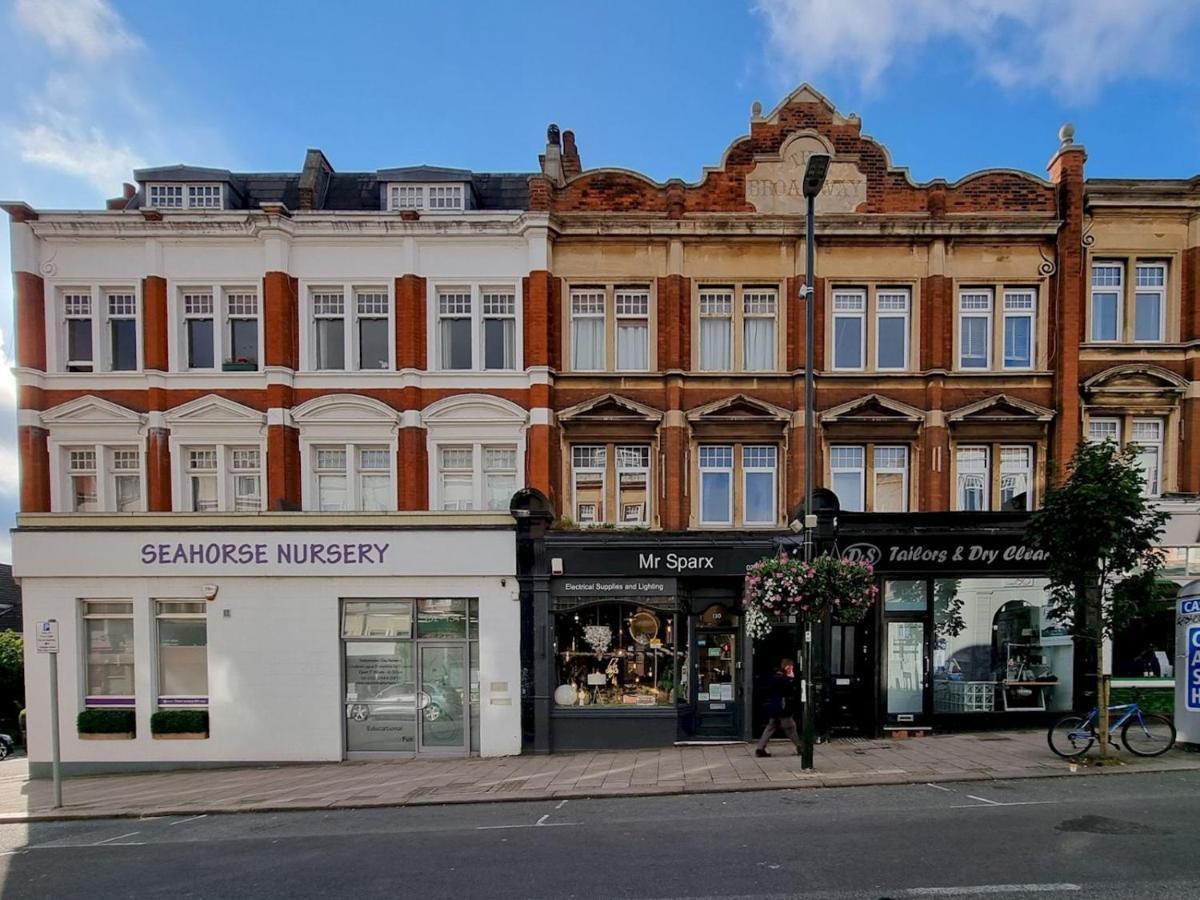 Pass The Keys Wimbledon Hideaway Londres Exterior foto