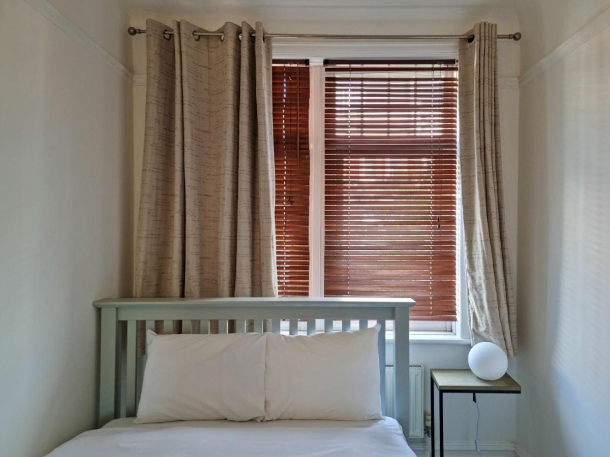 Pass The Keys Wimbledon Hideaway Londres Exterior foto