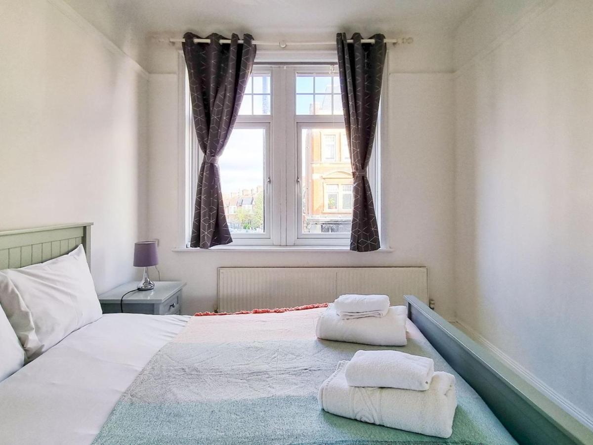 Pass The Keys Wimbledon Hideaway Londres Exterior foto